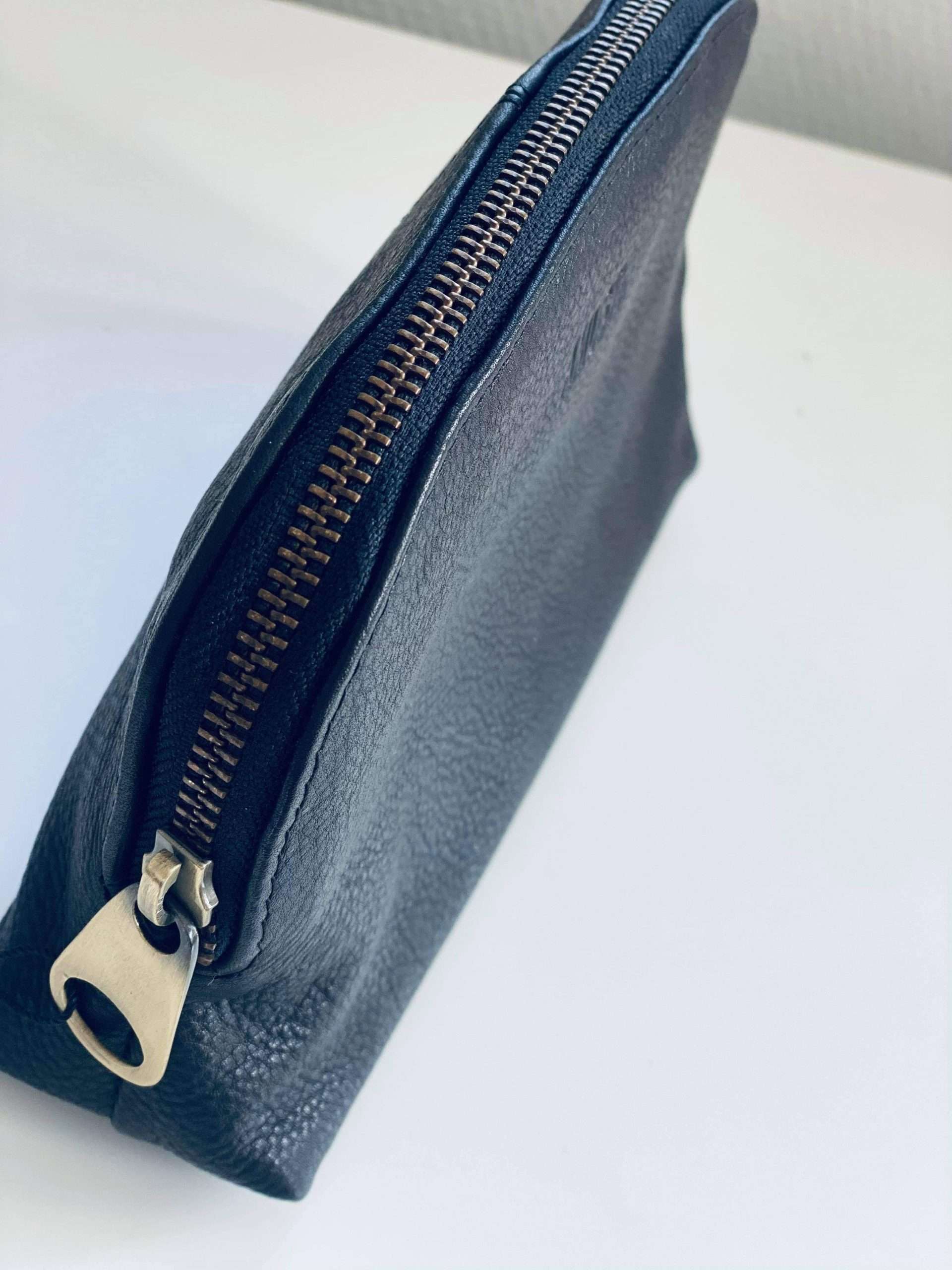 Amust Clutch, | Firkantt.dk | Fri fragt ved køb over 499 kr.